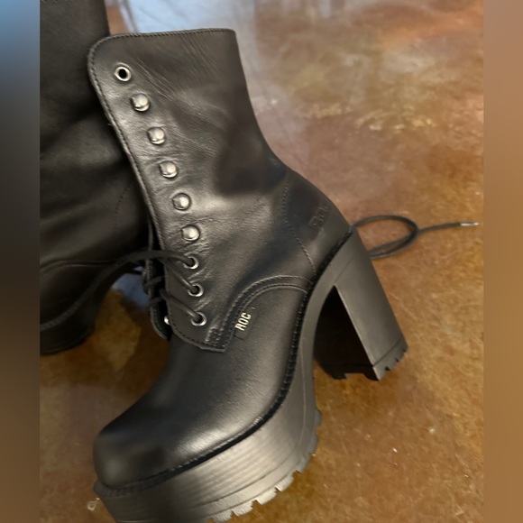 ROC BOOTS - Picture 2 of 3